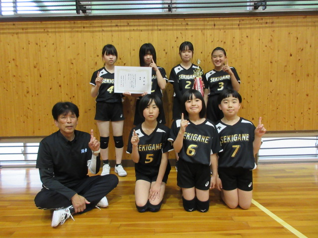 優勝チームの集合写真