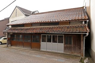 鳥取県旧高多家住宅01外観（北西から）.jpg